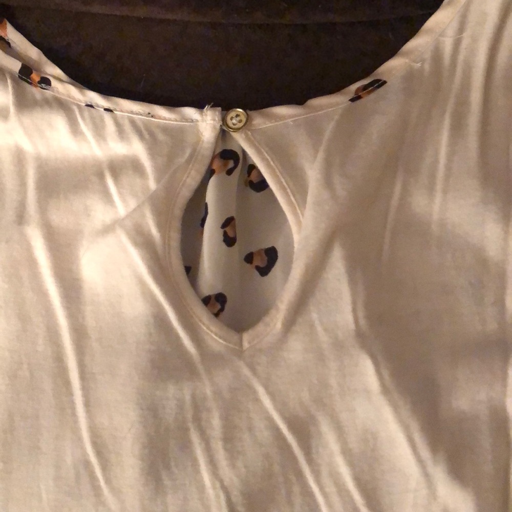 Limited Silky Front Top - Picture 3 of 3